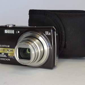 FUJIFILM Finepix F200EXR Black 12.0MP 5x Zoom Compact Digital