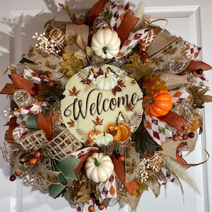 Welcome Fall Wreath: Pumpkin, Berries & Leaves Front Door Decor