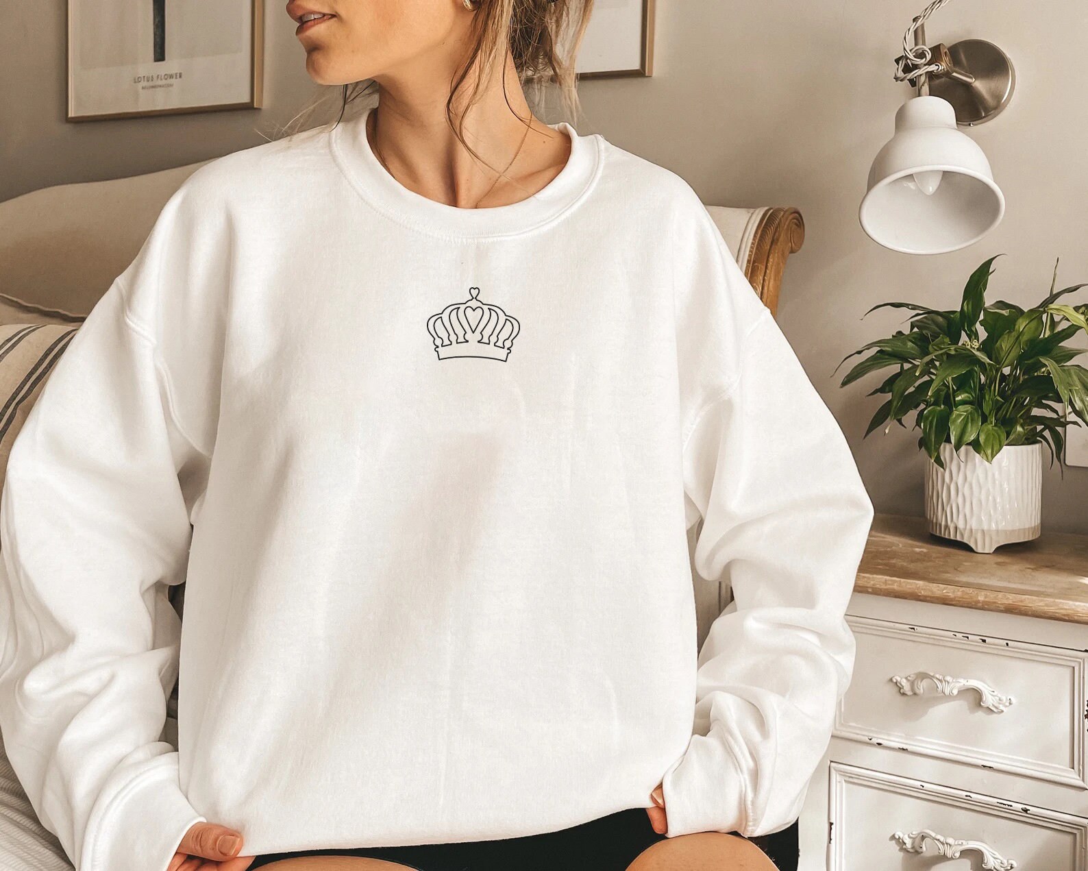 Queen crewneck sweatshirt Clearance