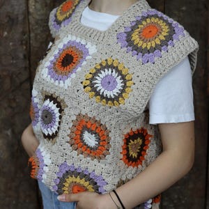 Colete ou blusa de algodão quadrado de crochê feito à mão