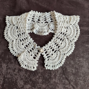 Handmade Crochet Lace Collar – Detachable Vintage Neck Accessory