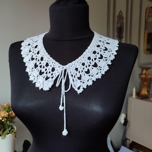 Victorian Crochet Lace Neckpiece, Detachable Cotton Lace Collar