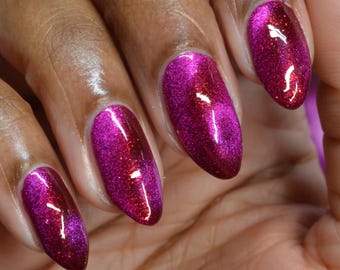 Sovereign of Hearts: Red/Magenta Magnetic Nail Polish