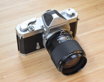 Fotocamera NIKKORMAT FT N con NIKKOR-H Auto 50mm F2.0 Prime. In