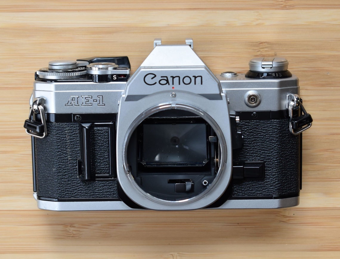 Canon AE-1, foto 2 di 5