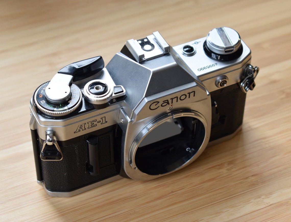 Canon AE-1, foto 1 di 5
