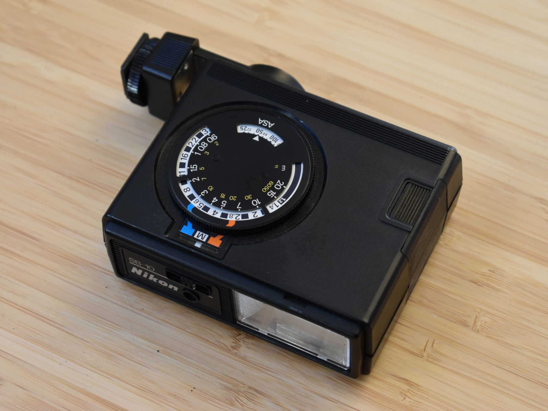 Nikon SB-10 Camera Flash