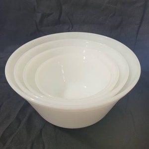Vintage, Set of 4, Federal Glass Milk Glass Nesting Bowls or Mixing Bowls, Serveware, Entertaining