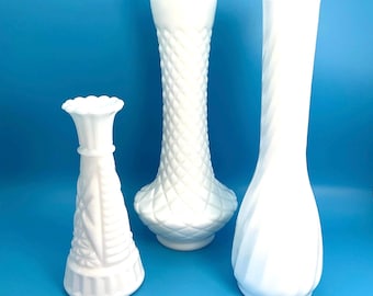 Witte melkglazen vazen, set van drie: vintage Randell, E.O. Brody en Anchor Hocking Glass