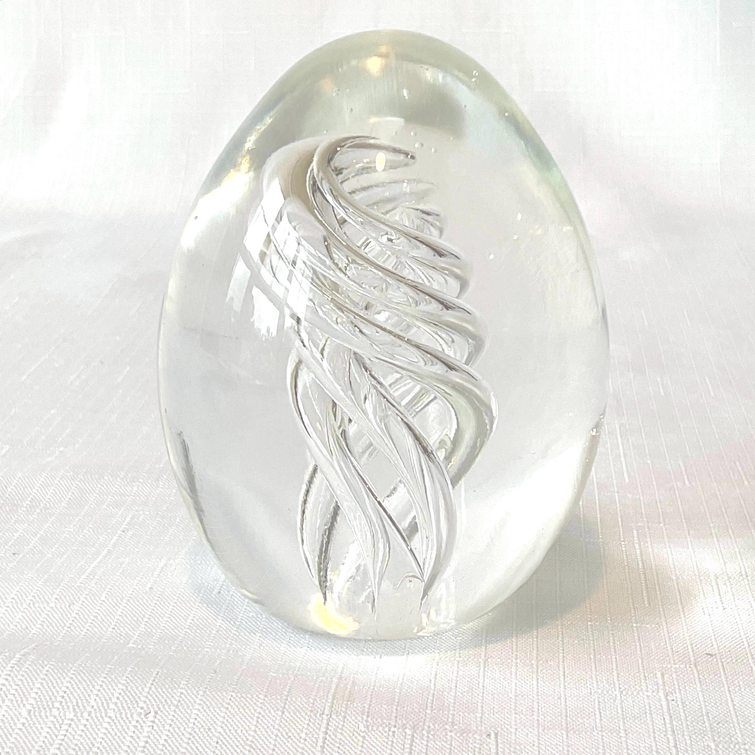 美しいペーパーウエイト インテリア 透明 うずまき プレゼントに人気の