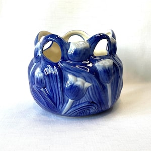 Vintage Delft Iconic Tulip Bowl, Hand Painted Porcelain in Traditional Delft Blue and White from Holland, Dementional Tulip Design,