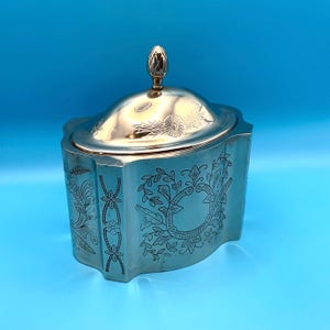 Vintage Silver Plated Velvet Lined Trinket Box: Engraved Floral and Vine Design