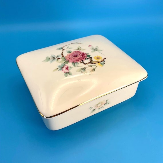 Staffordshire Royal Kent Cigarette, Vanity, Trinket Box: Made in England