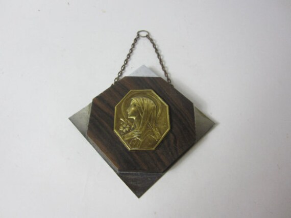 Superbe Français Décoration Religieuse Vintage en Bois et Laiton Représentant La Vierge Marie.