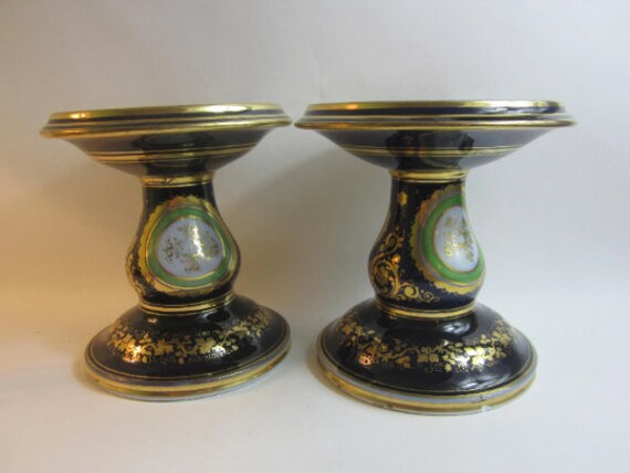 Superbe Français Paire Vintage de Grands Bougeoirs en Porcelaine. Magnifiquement Fait.