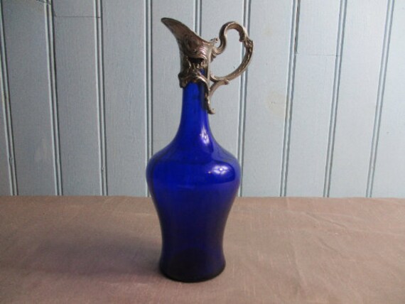 Superbe Français Verre Bleu Vintage et Bec en Métal/Pichet Carafe Carafe.