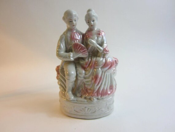 Superbe Français Ornement en Porcelaine Vintage d'un Homme et d'une Femme.