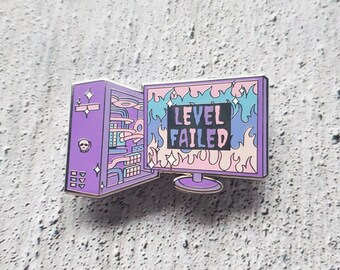 Przypinka emaliowana Hell Fire PC – pastelowa przypinka gotycka