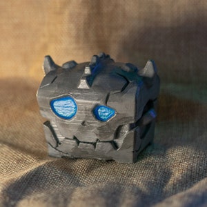 Imprimé en 3D Monster Chest Rangement - Boîte fantaisie - Porte-cartouches Switch et Switch 2 - Décoration de donjon - Organisateur RPG - Cadeau pour les joueurs
