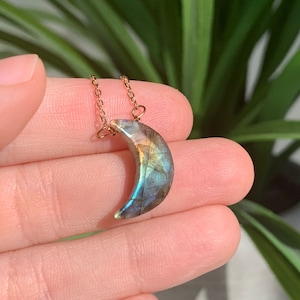 Labradorit Mond Halskette Regenbogen Kristall Schmuck Accessoires für Frauen vergoldet feminine Energie Heilsteine Geschenkidee