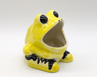 Vintage Yellow Ceramic Frog Sponge Holder – Kitsch Kitchen Decor
