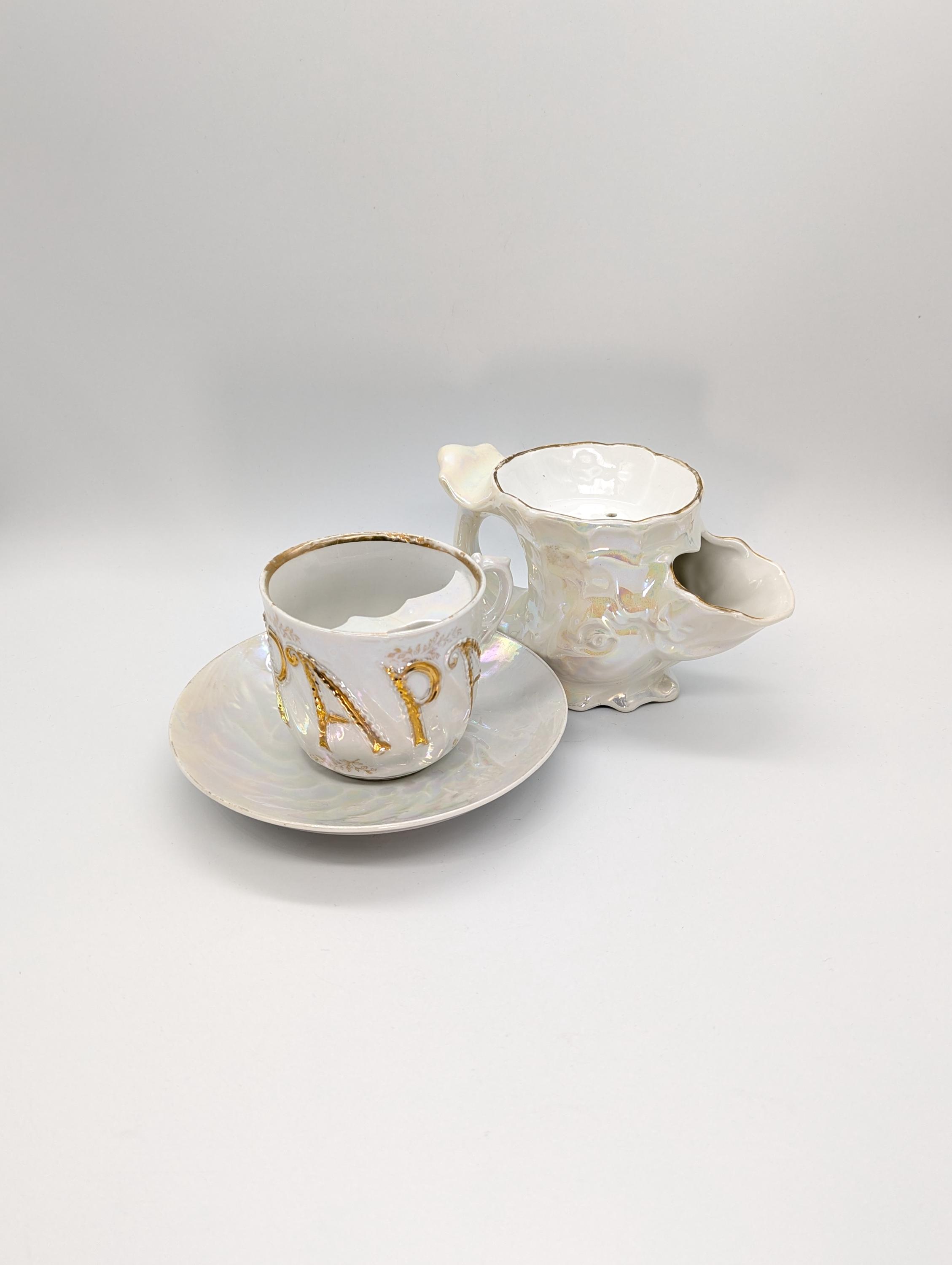 Tasse à café en faïence décor fleurs peint main