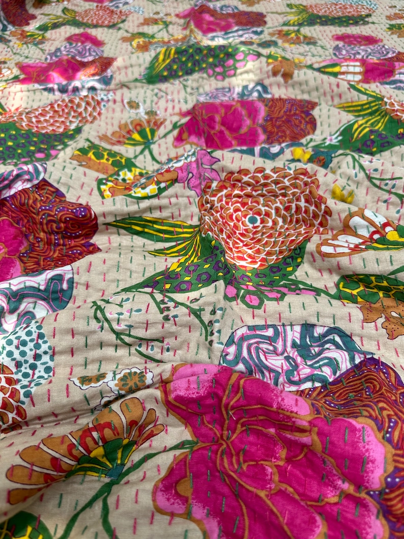 Green Kantha Quilt in Queen Size Bohemian Kantha Blanket Indian Handmade Kantha Bedding Coverlets Quilts For Sale and Gifts Quilted Covers Beż