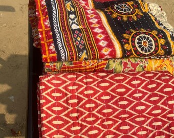 Lot de gros lot de couette kantha vintage indienne faite à la main couverture réversible couvre-lit coton literie tissu couette couvre-lit