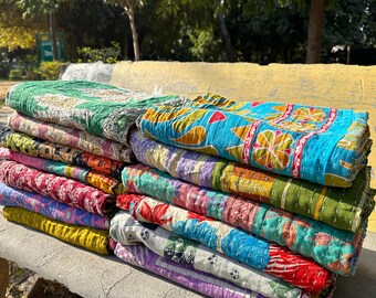 courtepointes, couvertures en coton réversibles indiennes vintage Kantha Quilt (Couleurs assorties)