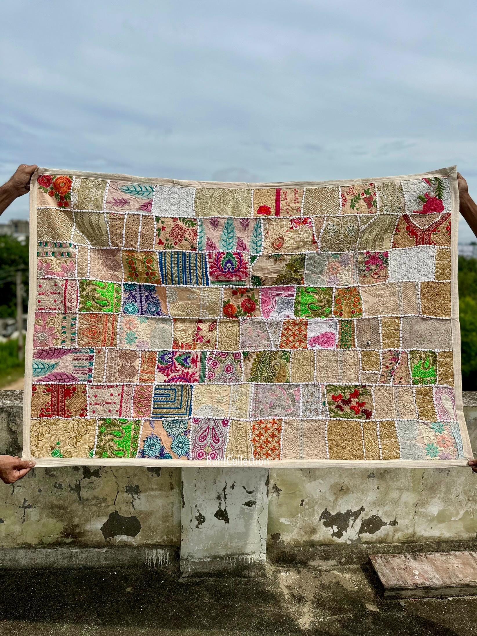 60インチ x 40インチ インド風 重厚刺繍 壁掛け ヴィンテージ サリー