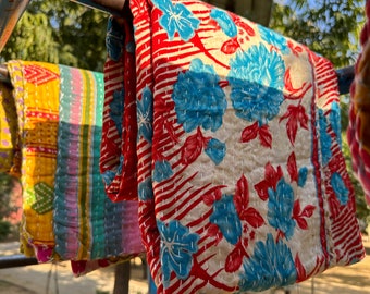 Lot de gros couette vintage Kantha, couvre-lit Sari, jeté Sundance Kantha tissu recyclé