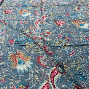 Trapunta Kantha indiana Copriletto Kantha fatto a mano Copriletto Kantha indiano Coperta in cotone Gudari Kantha Trapunta indiana king size immagine 9