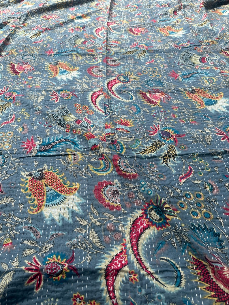 Trapunta Kantha indiana Copriletto Kantha fatto a mano Copriletto Kantha indiano Coperta in cotone Gudari Kantha Trapunta indiana king size immagine 9