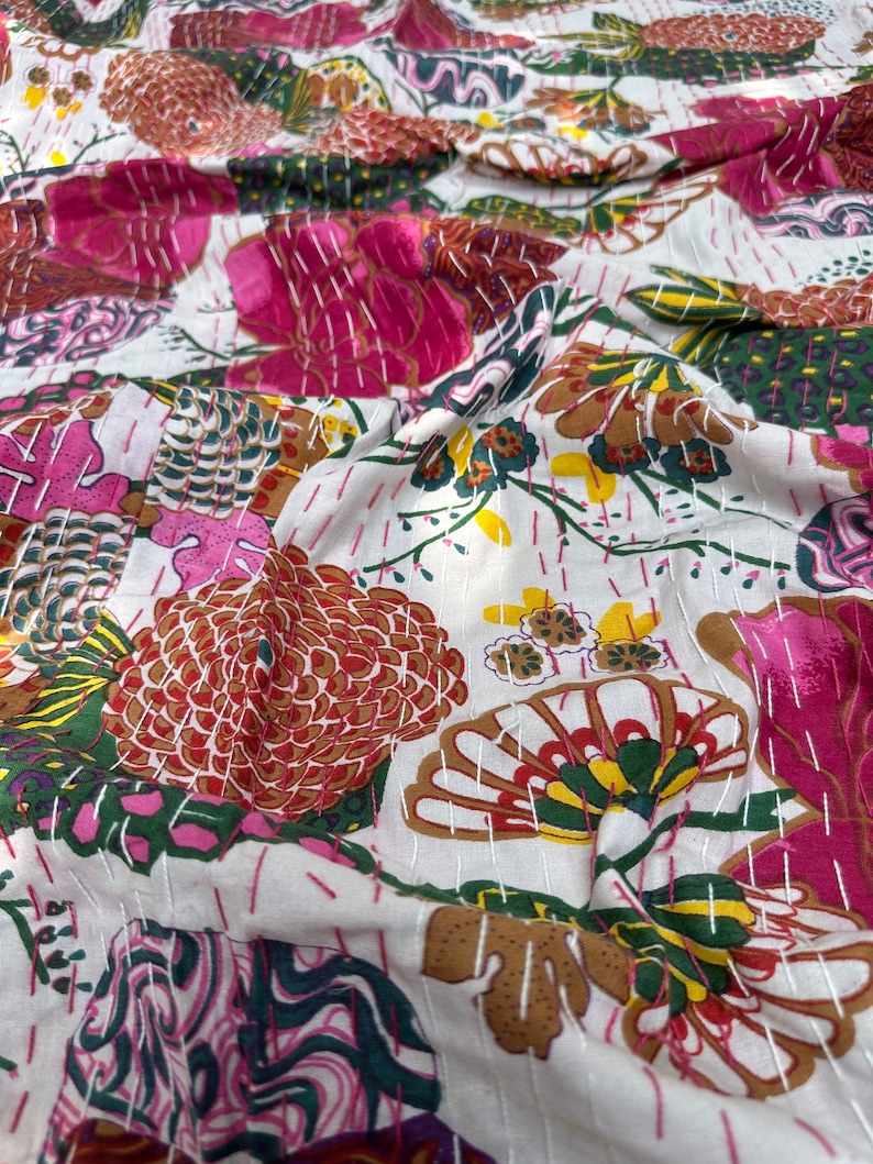 Green Kantha Quilt in Queen Size Bohemian Kantha Blanket Indian Handmade Kantha Bedding Coverlets Quilts For Sale and Gifts Quilted Covers Biały