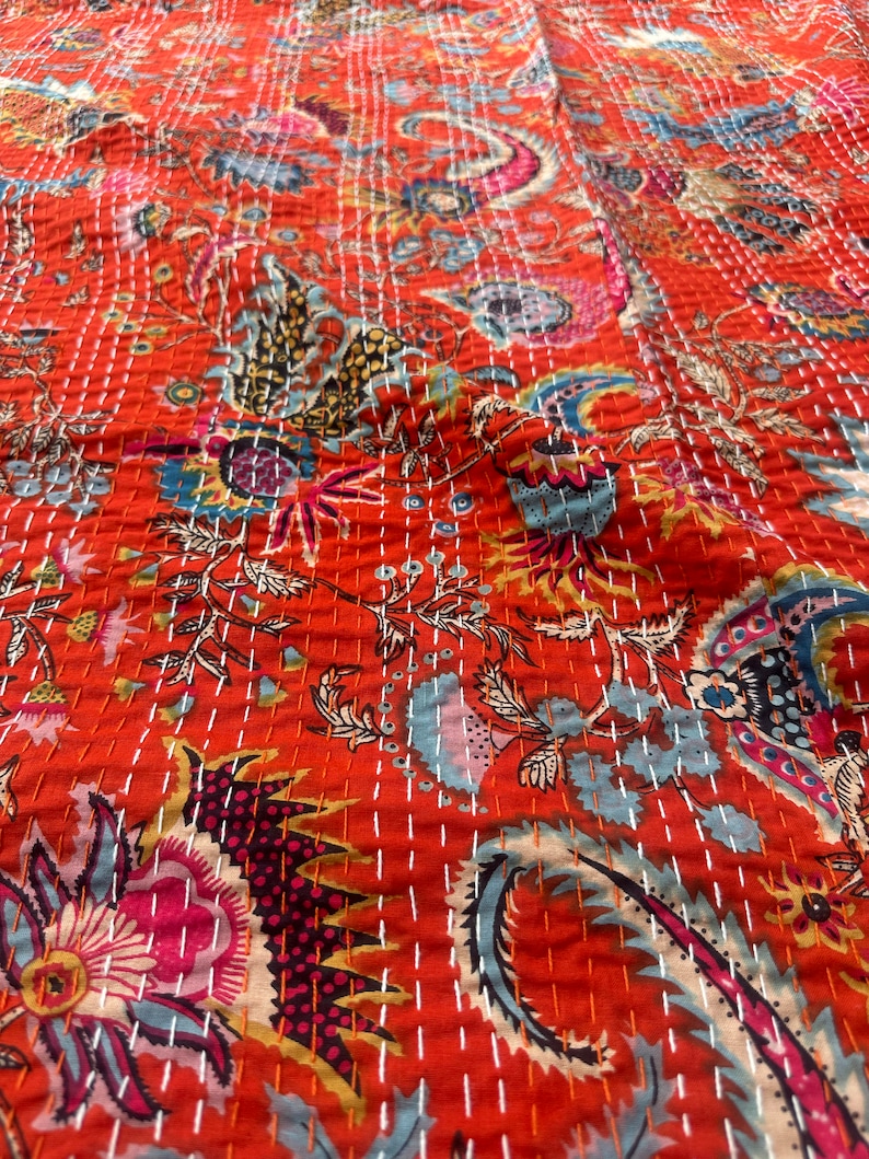 Trapunta Kantha indiana Copriletto Kantha fatto a mano Copriletto Kantha indiano Coperta in cotone Gudari Kantha Trapunta indiana king size immagine 10