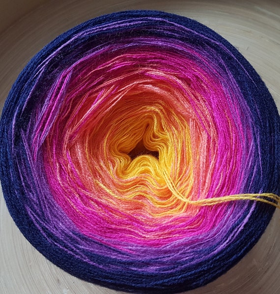 Easy tips for working with gradient yarn cakes for beginners