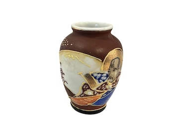 Beautiful Vintage Japanese Satsuma Mini Cabinet Vase 3 Inches Tall