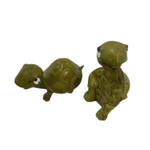 Lot of 2 Vintage Miniature Plastic Turtles JSNY Hong Kong Animal Figurines