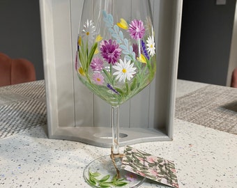 Hand painted Wine Glass wild Flowers & daisies Design Special Gift Birthday Anniversary Wedding Mother’s Day Gift Floral Boxed