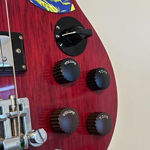 Two 1957 Harmony H56 Cupcake-Style Replica Knobs (2x) – 3D-Printed Handpainted Guitar/Mixer/Pedal Knob