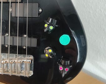 Plague Doctor Mask (1x) – 3D-Printed Handpainted Resin Guitar/Mixer/Pedal Knob