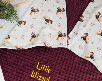 Kleiner Zauberer, magische Eulendecke, personalisierte Babydecke, Baby-Assistentdecke, neugeborenes Baby-Geschenk, weiße Eule Mail