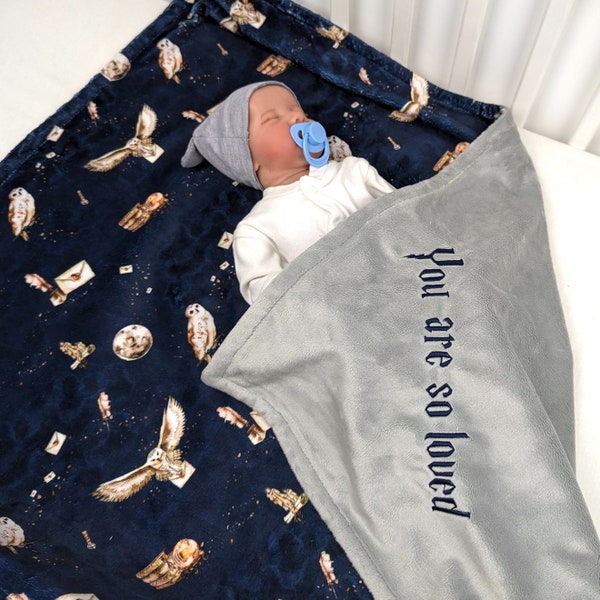 Piccolo mago, coperta magica gufo, coperta per bambini personalizzata, coperta del mago del bambino, posta del gufo bianco, scuola di magia