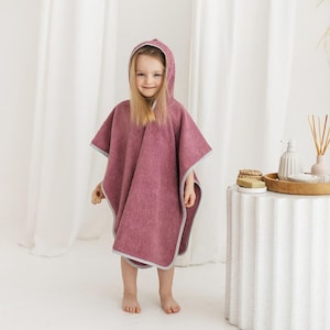 Personalisierter Kapuzenponcho, personalisiertes Kapuzen-Babyhandtuch, Strand-Kapuzenhandtuch, Unisex-Surfponcho, bestickter Kapuzenpullover