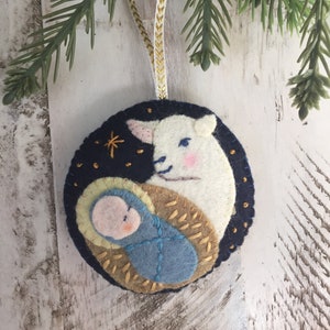 Baby Jesus & Lamb Felt Ornament Pattern, Christmas Ornament Pattern, Embroidery Pattern, Digital download, Pdf pattern