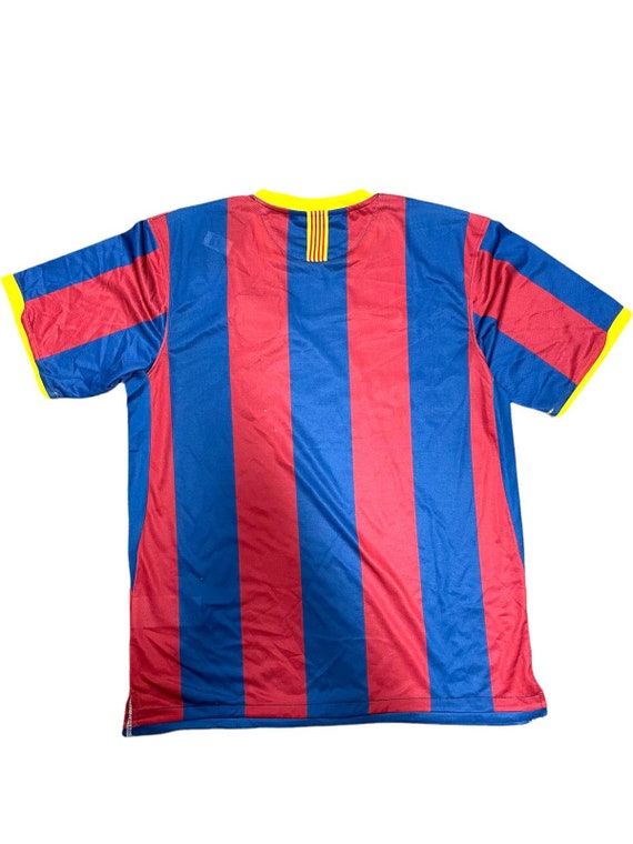 David Villa Signed on the Front Barcelona Home Jersey beckett -