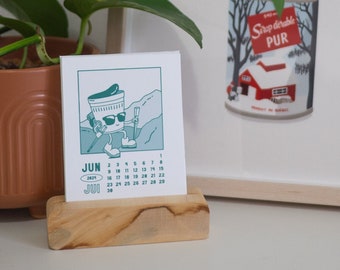 2024 Retro Characters Mini Desk Calendar | Illustrated Calendar | French English Bilingual | Breakfast Club