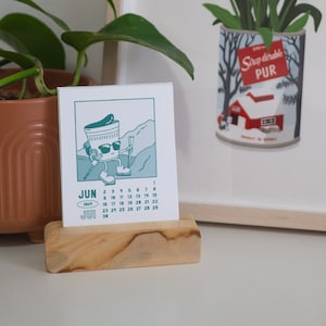 2024 Retro Characters Mini Desk Calendar | Illustrated Calendar | French English Bilingual | Breakfast Club