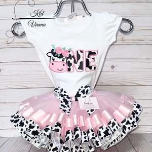 Cowgirl First Birthday Tutu Outfit, Cow One Girls Birthday Shirt, Girls Farm Birthday Tutu Outfit, Cow One Girls Birthday Outfit