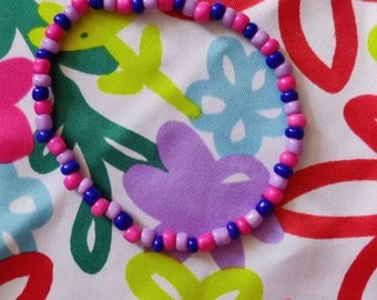 Pulseiras inspiradas na bandeira do orgulho LGBTQ+
